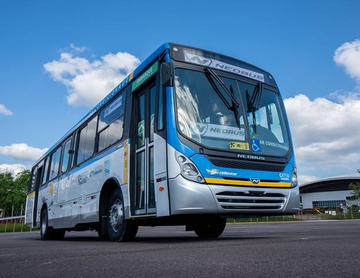 Nova frota de ônibus urbanos Mercedes-Benz entra em operação no Rio de Janeiro.
