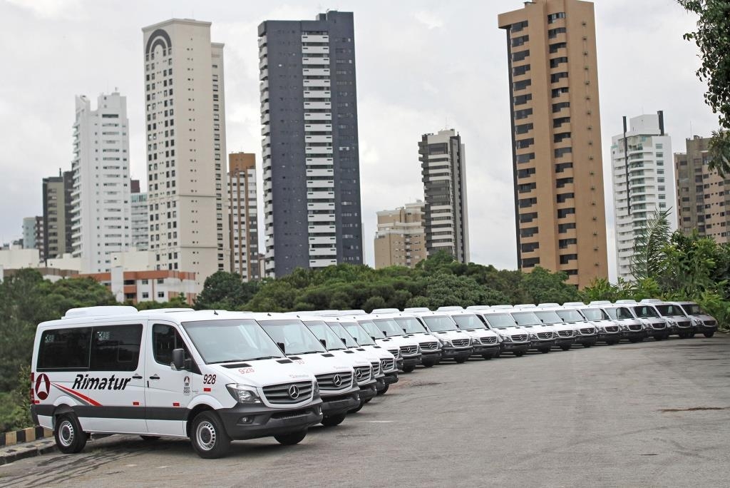 Rimatur renova frota com vans Sprinter de padrão executivo.