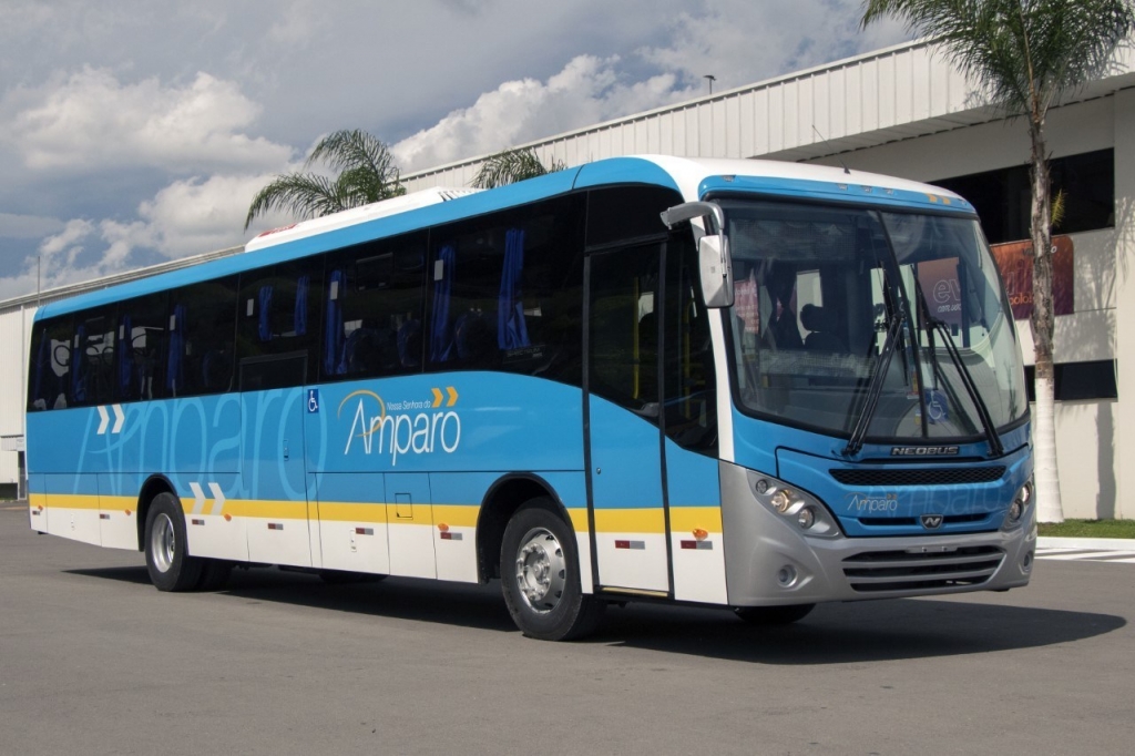 Spectrum 325 para fretamento é destaque da Neobus em evento da AETTUSC, em Santa Catarina.
