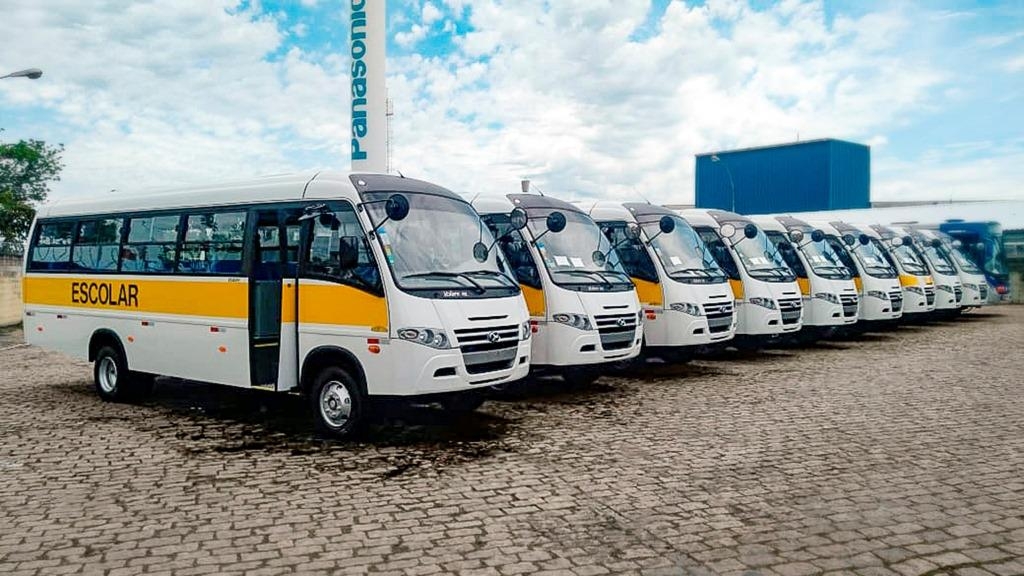 Volare Attack 8 para transporte escolar em Jacareí, estado de São Paulo.