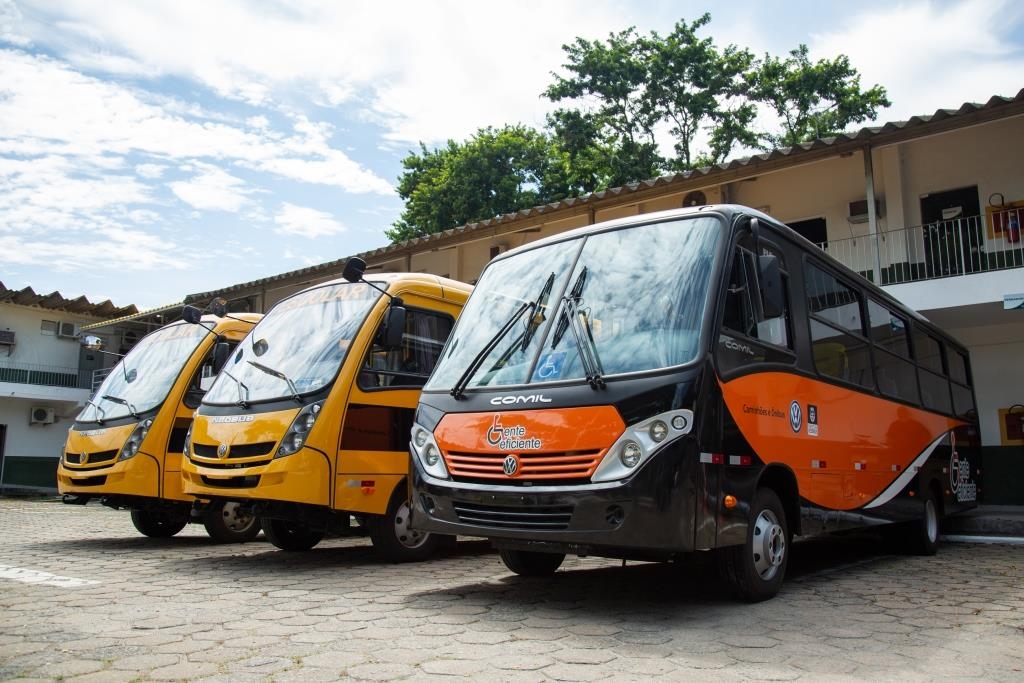 Volkswagen doa ônibus para transporte de pessoas com deficiência em Resende.