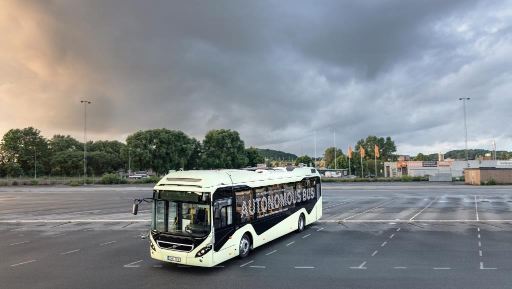 Volvo faz demonstração de ônibus autônomo na Suécia.