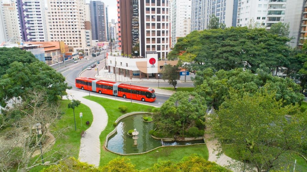 Com 50% menos acidentes, biarticulados Volvo lideram renovação do BRT de Curitiba em 2019.