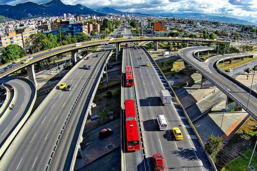 Volvo vende 700 ônibus para Bogotá e fecha o maior negócio de BRT da década