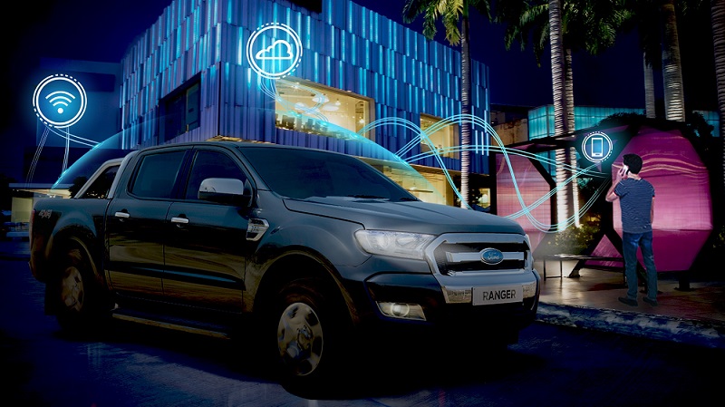 Equipe da Ford trabalha para evitar interferências da eletricidade estática nos veículos.