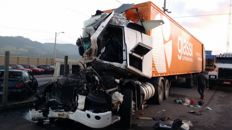 Lei cria Plano Nacional de Redução de Mortes no Trânsito.