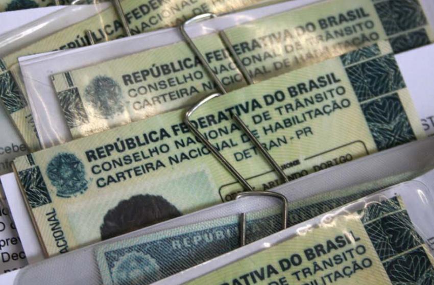 Motorista que somar 20 pontos vai ter CNH suspensa por pelo menos 6 meses a partir de novembro.