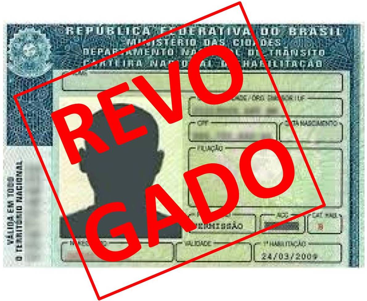 Governo volta atrás e vai revogar regra que exigia curso para renovar carteira de motorista.