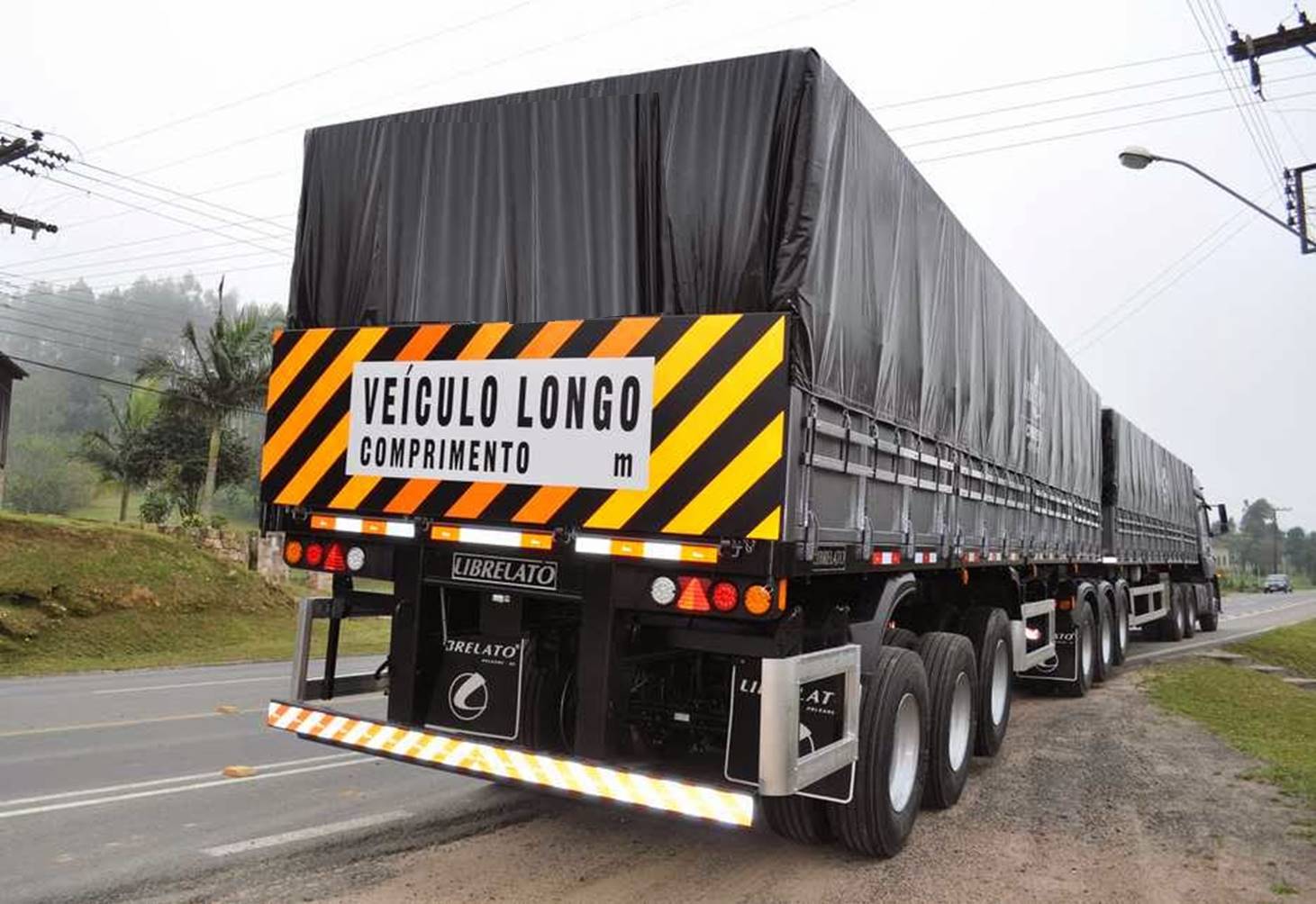 Suspensa a Exigência de Atualização dos Requisitos Técnicos das Placas Traseiras dos Caminhões.