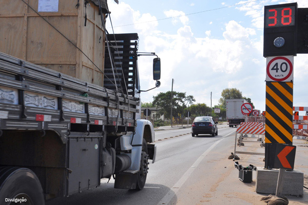 Joinville contrata o Radar para aumentar a arrecadação com multas e agilizar processos.