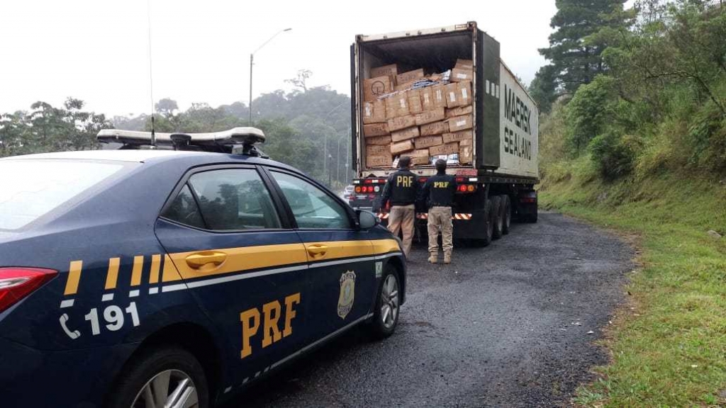 Motoristas envolvidos em contrabando terão habilitação cassada por 5 anos.