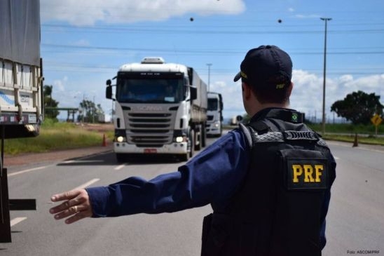 Multas de trânsito pagas com cartão de crédito - Contran autoriza o parcelamento novamente.